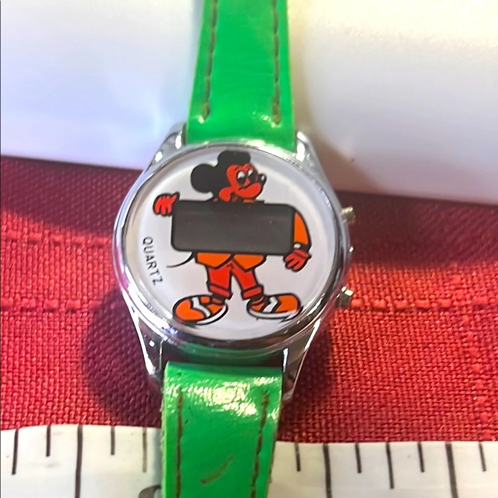 DISNEY MICKEY VTG DIGTAL Quartz Watch